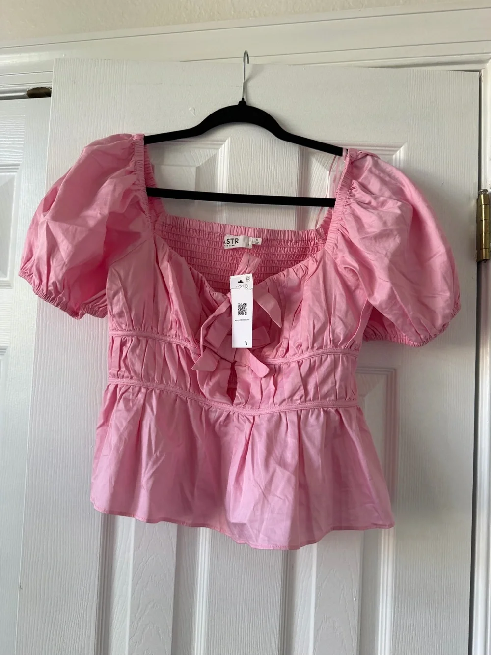 NWT Astr The Label Pink Smocked Peplum Tie-Front Peplum Blouse Size Medium